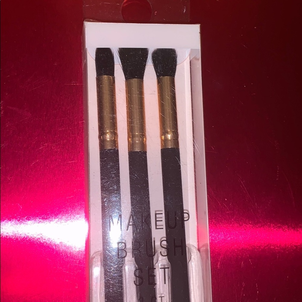 Makeup brushes - Picture 2 of 2